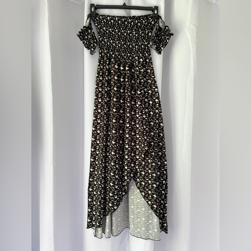 Poof New York Black Floral Off Shoulder Smocked Dress Women’s Sz Medium Hi Low